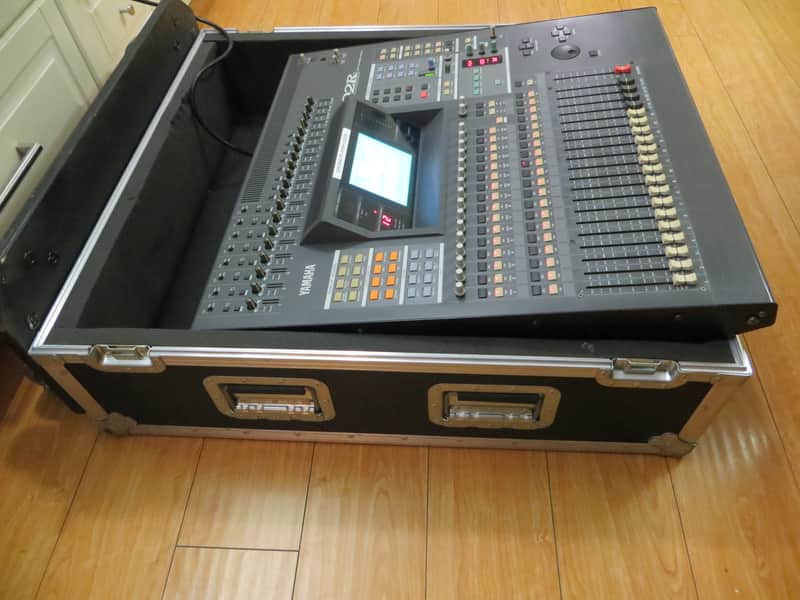 Yamaha O2R Studio Digital Mixing Console image 1