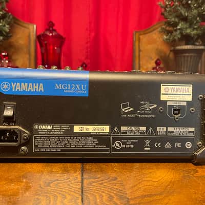 Yamaha MG12XU 12-Channel Analog Mixer 2016 - Present - Black imagen 2