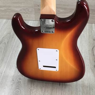 Fender Squier Bullet Stratocaster Sunburst image 7