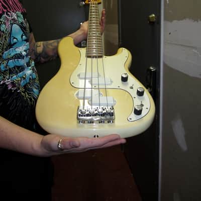 Fender Precision Bass Elite II 1983 cream/custard image 4