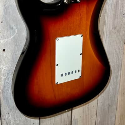 Sweet Fender Player Stratocaster, Maple Fretboard 3-Color Sunburst, CCG Custom Shop, Insane Player ! image 13
