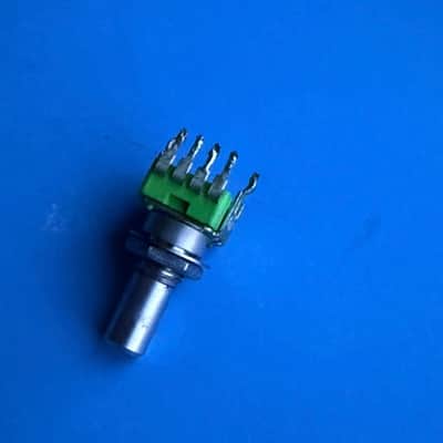 AKAI MPK 25 APC40 MKI MIDI Controller Part: ALPHA Potentiometer 2.5KB Pot image 5