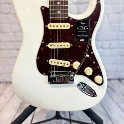 Fender American Ultra Stratocaster with Rosewood Fretboard 2019 - Present - Arctic Pearl image 2