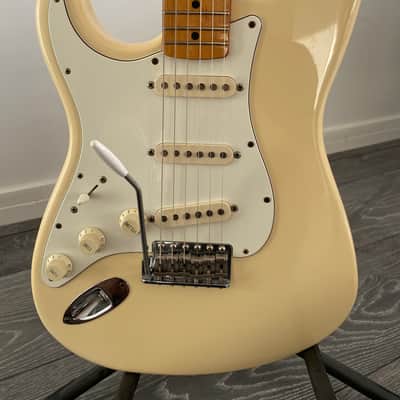 1997 Fender Jimi Hendrix Artist Series Tribute Stratocaster Olympic White image 5