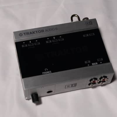 Native Instruments Traktor Scratch A6 Interface 2010s - Silver image 4