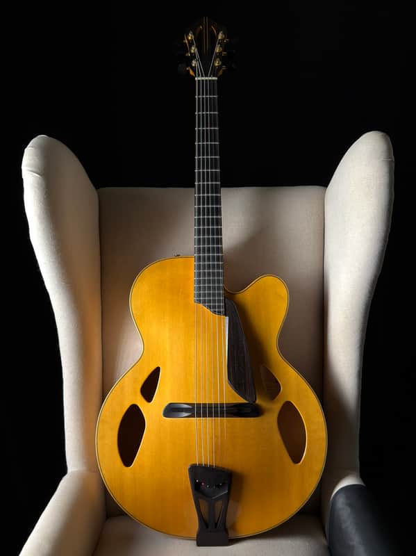 D'Aquisto Solo Archtop 17