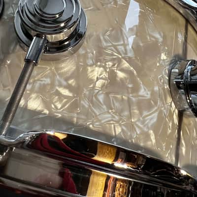 DW 5.5" x 14" Collector's Series Classics Shell Snare Drum - Vintage Marine w/ Chrome Hardware image 4