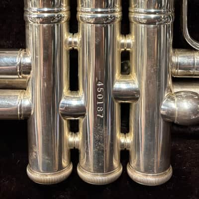 Bach Stradivarius Trumpet Model 37, Silver Finish image 4