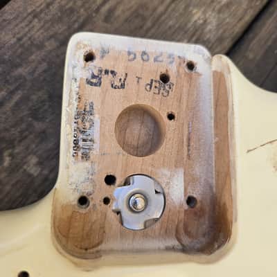 Fender stratocaster USA body lefty vintage white cream 2002 - alder image 6