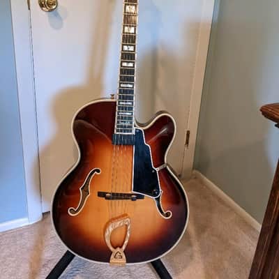 Stunning 2000 Guild/Benedetto Artist Award Signature Model Antique Burst Mint! YouTube video below Recently had a professional setup. image 2