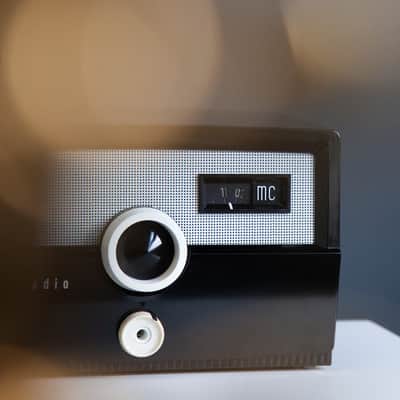 CHARA Amptique™ 5W Guitar head in Vintage Radio Case image 2