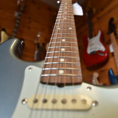 Fender Vintera 6 String '60s Stratocaster Electric Guitar in Ice Blue Metallic w/Gig Bag image 6