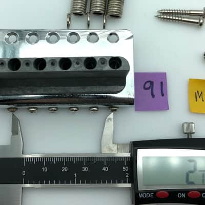 Stratocaster Style Tremolo Vibrato Assembly Chrome image 7