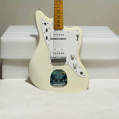 Fender Custom Shop Jazzmaster Relic with matching headstock - rare & unplayed Arctic White finish image 9