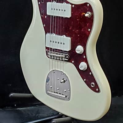 Squier Classic Vibe '60s Jazzmaster - Olympic White w/FREE Pro Set Up image 2