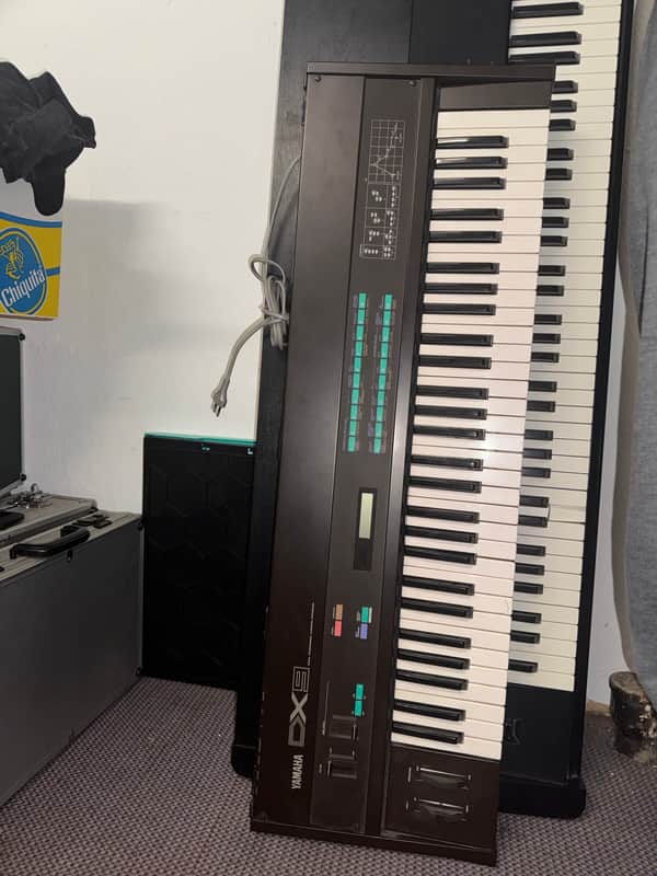 Yamaha DX9 Programmable Algorithm Synthesizer 1983 - Black