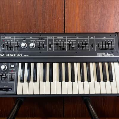 Roland SH-09 vintage analog synthesizer Roland's classic SH-series sh09 w/ bag
