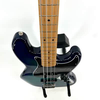 Fender Player Jazz Bass Plus Top with Maple Fretboard 2022 - Blue Burst image 4