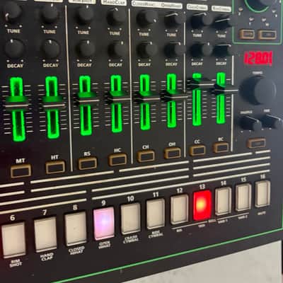 Roland AIRA TR-8 Rhythm Performer Drum Machine 2014 - Present - Black image 4