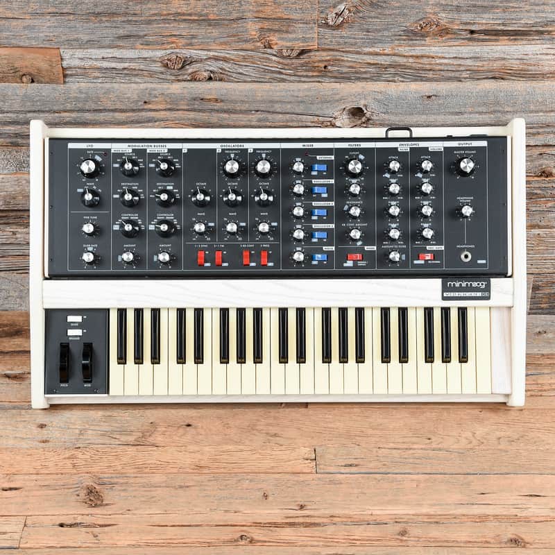 Moog Minimoog Voyager Old School 44-Key Monophonic Synthesizer