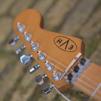 EVH Striped Series Frankenstein™ Frankie - Red with Black Stripes Relic image 9
