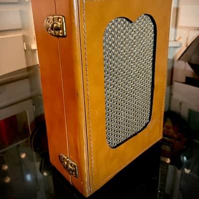 Rotary Connection  Mini portable 1x8 guitar speaker cab! Built inside carry case. Vintage 8 ohm speaker. Switchcraft jack.  Vintage danelectro inspired.   2026 - Tan image 5