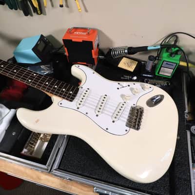 Squier Stratocaster MIJ 1986 Rosewood Fretboard Olympic White image 24