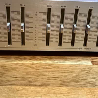 Technics SH-8025 Dual 7‑Band Stereo Graphic Equalizer Silver Face player image 4