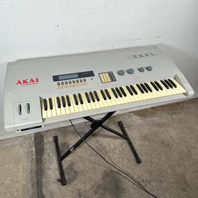 Akai S1000KB Digital Stereo Sampling Keyboard