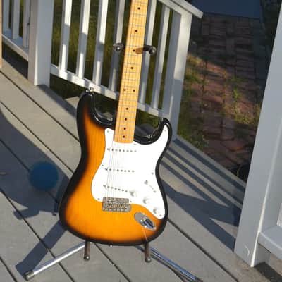 Fender Limited Edition 40th Anniversary 1954 Reissue Stratocaster with Maple Fretboard 1994 - 2-Color Sunburst image 1