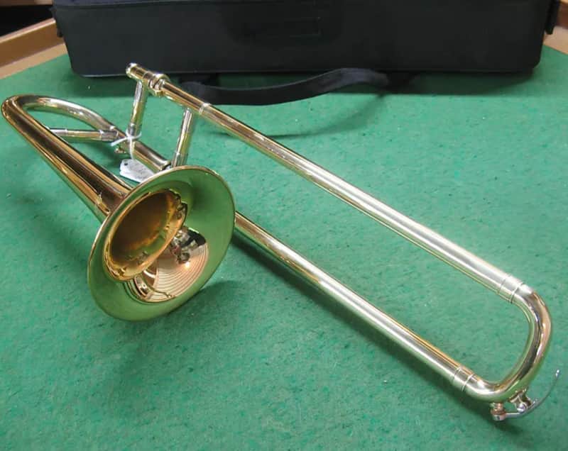 Moz Slide Trumpet with Case and Mouthpiece - Demo Model image 1