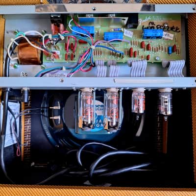 Fender Pro Junior IV 15-Watt 1x10" image 11