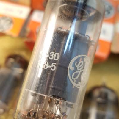 G.E ONE (1) 12BH7A tNOS AT1000 TESTED Balanced! PI Vacuum Tube T3 curved plate small etch 12BH7 dual triode 1961-1968 image 1