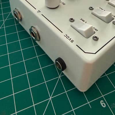 Land Devices Land Mixer 4-Channel Analog Utility Mixer w/ Pan 2023 - White on white image 1