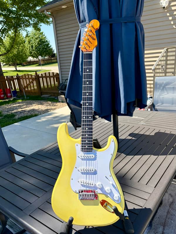 Fender Standard Stratocaster - Made In Japan All Parts licensed neck image 1