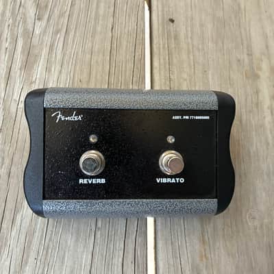 Fender 2-Button Channel/Reverb Footswitch with 1/4" Jack 2010s - Silver electric guitar controller channel selector image 2