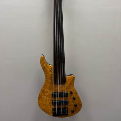 Roscoe SKB3006 Fretless Bass 2000s - Amber Burl image 4