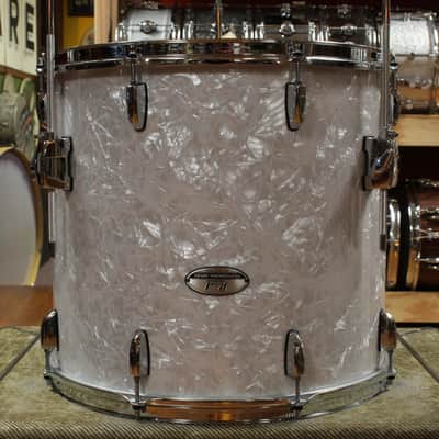 Pearl Professional Series Outfit in White Marine Pearl 18x22 8x10 8x12 9x13 16x18 16x16 image 13
