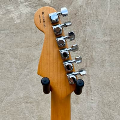 Fender American Deluxe Stratocaster V-Neck with Maple Fretboard 2004 - 2010 - 2-Color Sunburst image 10