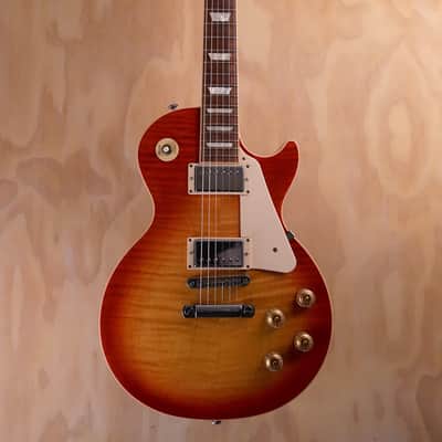 Gibson Les Paul Traditional Electric Guitar in Heritage Cherry Sunburst image 3