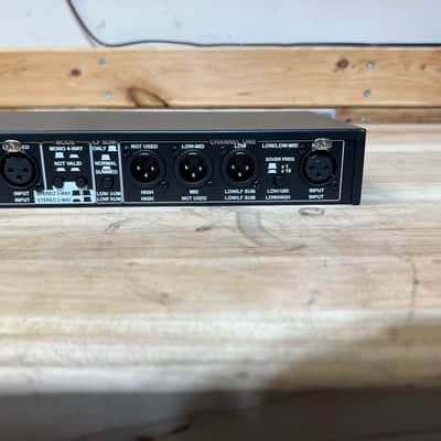 DBX 234xs XLR Stereo 2/3 Way/Mono 4-Way Crossover 2010s - Silver image 6