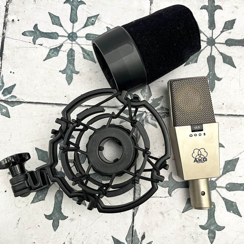 AKG C414 B ULS Large Diaphragm Multipattern Condenser Microphone image 1