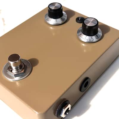 Mud Kicker Distortion - Beige - JD Pedals image 4