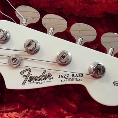Fender American Vintage II 1966 Jazz Bass BRAND NEW 60s Olympic White Nitro Finish USA 1960's Custom Reissue 4 String CASE QUEEN NOS image 3