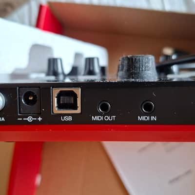 Akai MPD226 2015 - Present - Black image 4