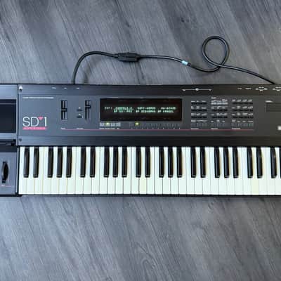 Ensoniq SD-1 Synthesizer - 32 Voice - Works Perfectly