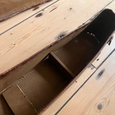 1960s Gibson Faux Alligator Chipboard Guitar Case in Terrible Condition image 8