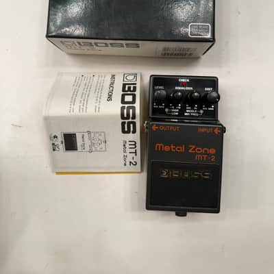 Boss Roland MT-2 Metal Zone Distortion Guitar Effect Pedal + Original Box image 1