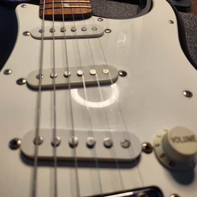 Squier Affinity Series Stratocaster 21-Fret with Rosewood Fretboard 2004 - Black image 19