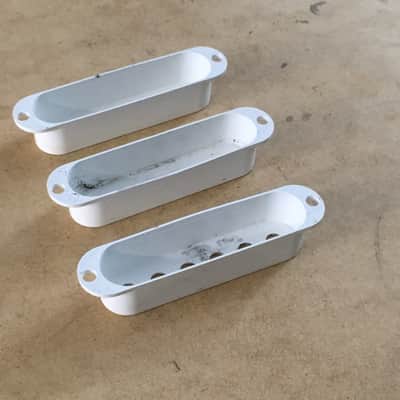 3 DiMarzio Made in USA STRAT Pickup Covers Aged Relic Off White Parchment image 11